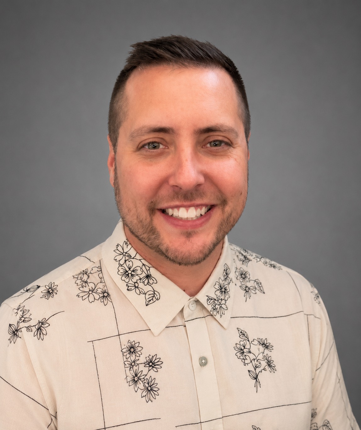 Brandon, CEO and host of Luxury Vacations Inc.